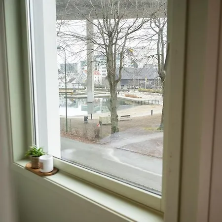 Modern Waterfront Near Center Apartamento *